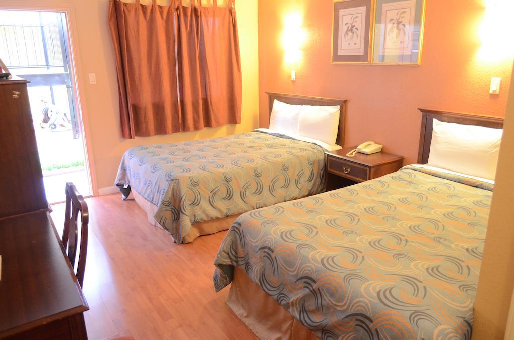 Bear Creek Inn Addicks Ngoại thất bức ảnh